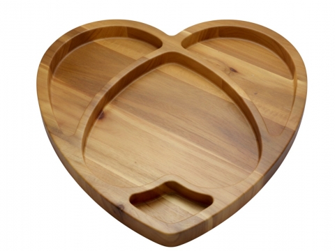 Elegant heart-shaped acacia wood platter